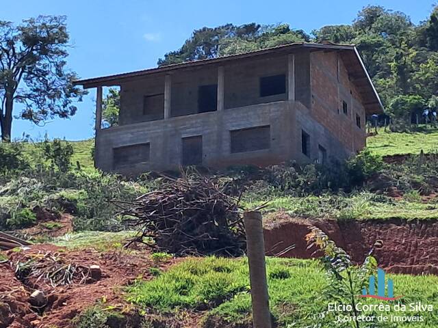 #ECS85 - Casa para Venda em Camanducaia - MG