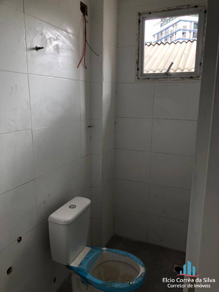 Apartamento à venda com 2 quartos, 70m² - Foto 17