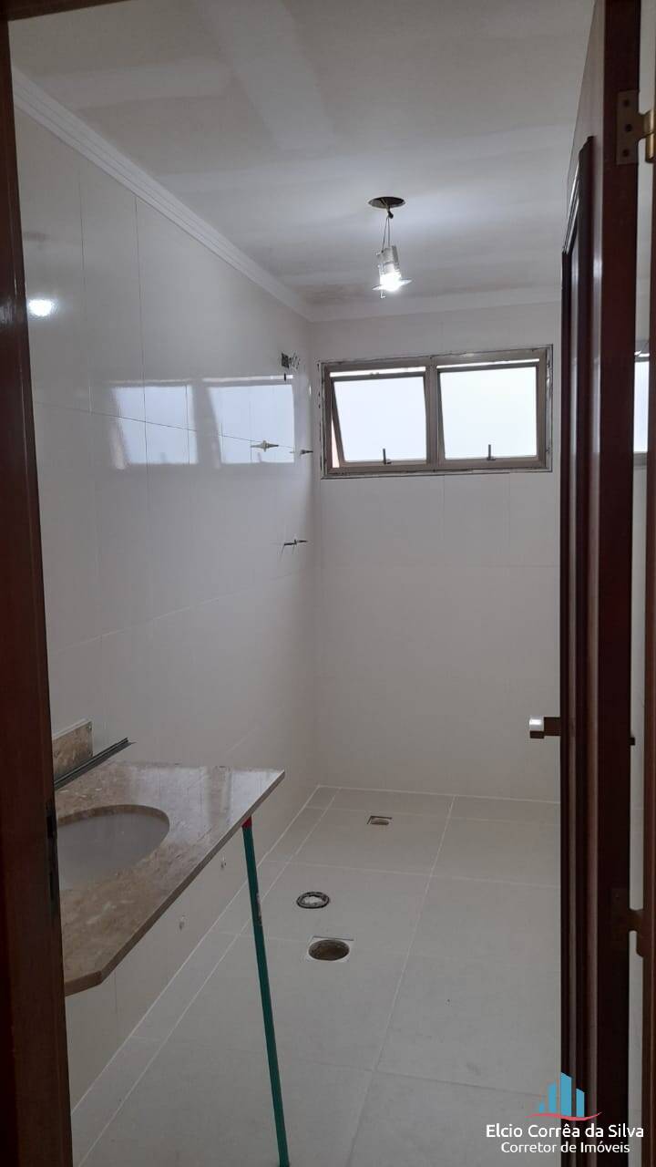 Apartamento para alugar com 4 quartos, 250m² - Foto 19