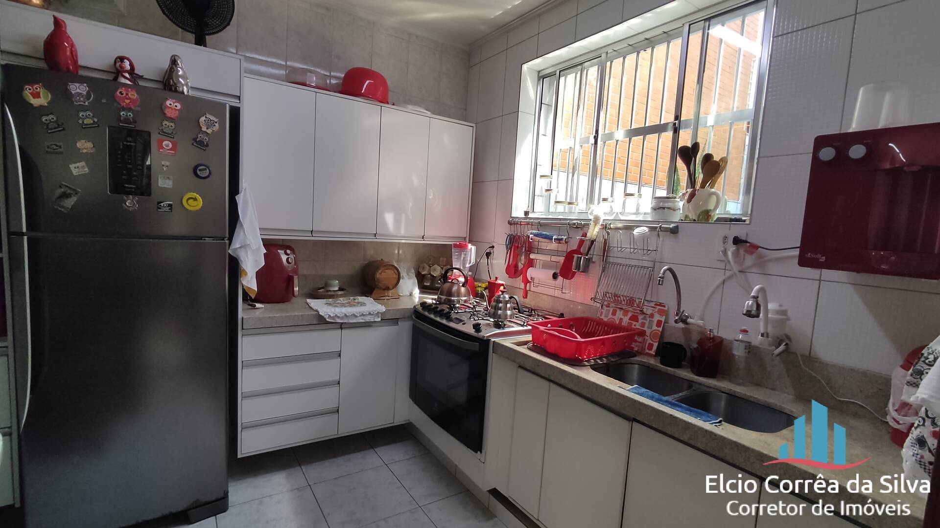 Casa à venda com 4 quartos, 180m² - Foto 4