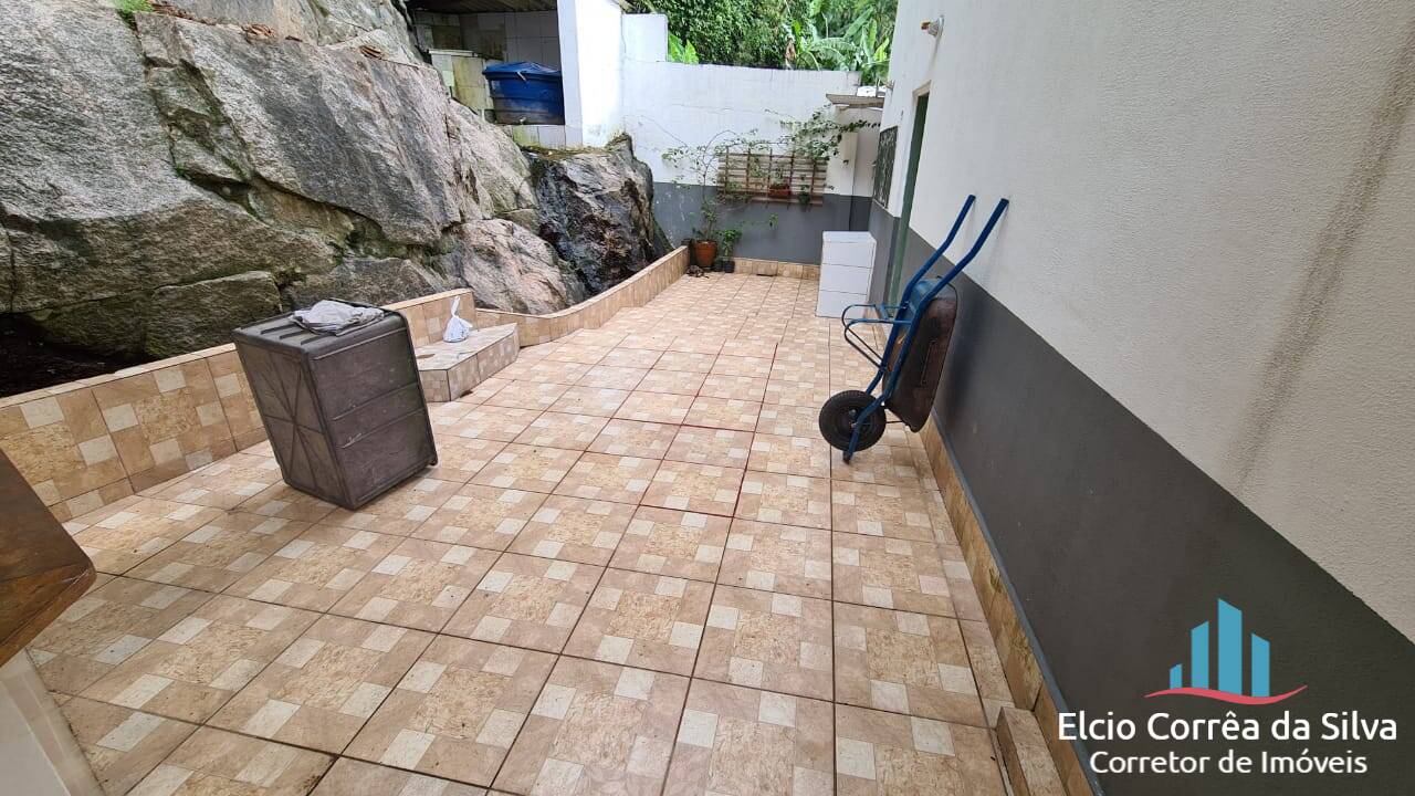 Casa à venda com 4 quartos, 300m² - Foto 68