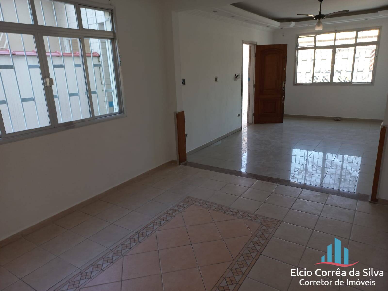 Casa à venda com 3 quartos, 121m² - Foto 2