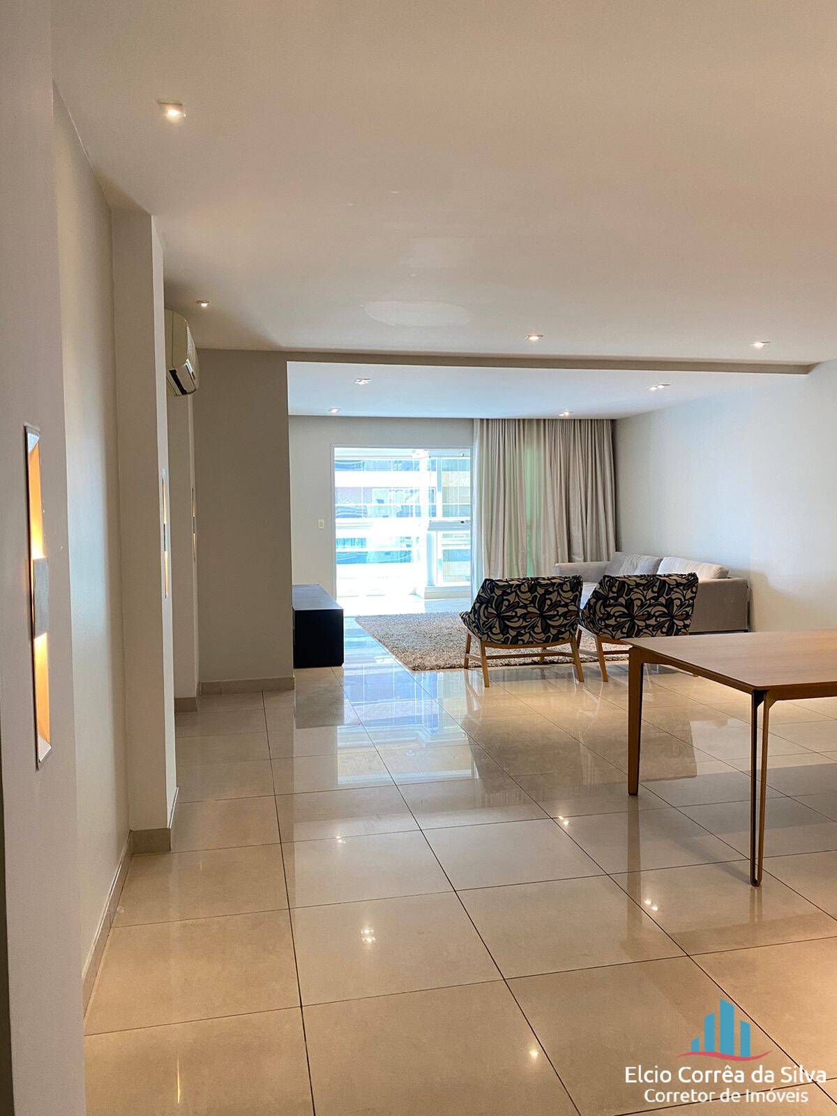 Apartamento para alugar com 3 quartos, 220m² - Foto 1