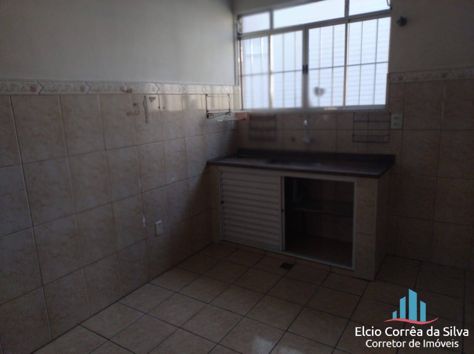 Casa para alugar com 4 quartos, 200m² - Foto 14