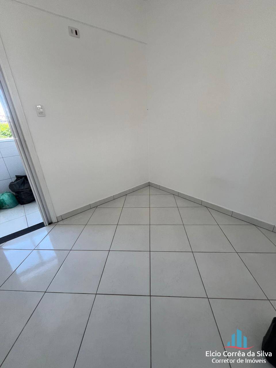 Apartamento para alugar com 2 quartos, 110m² - Foto 13