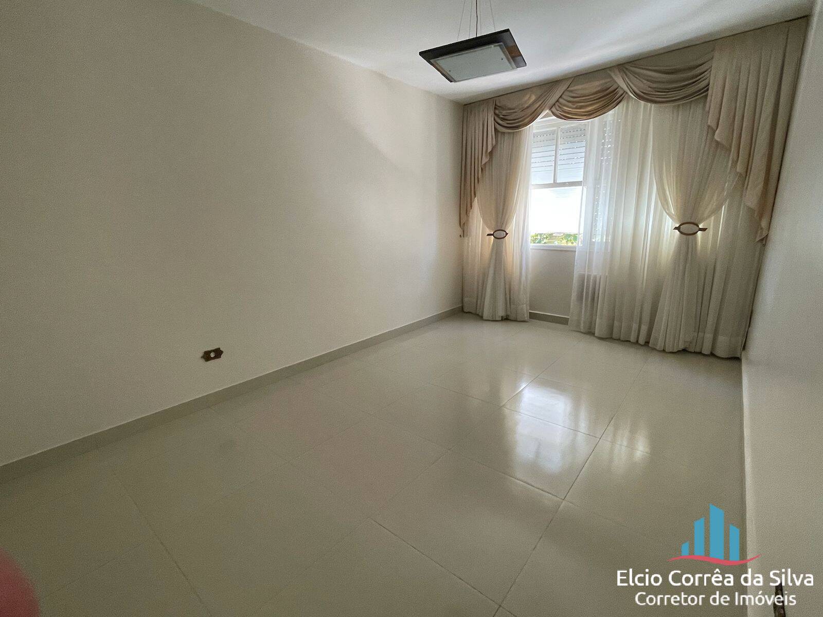 Apartamento à venda com 3 quartos, 160m² - Foto 1