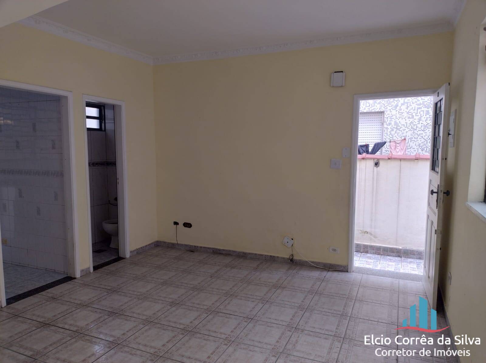 Casa à venda com 2 quartos, 80m² - Foto 4