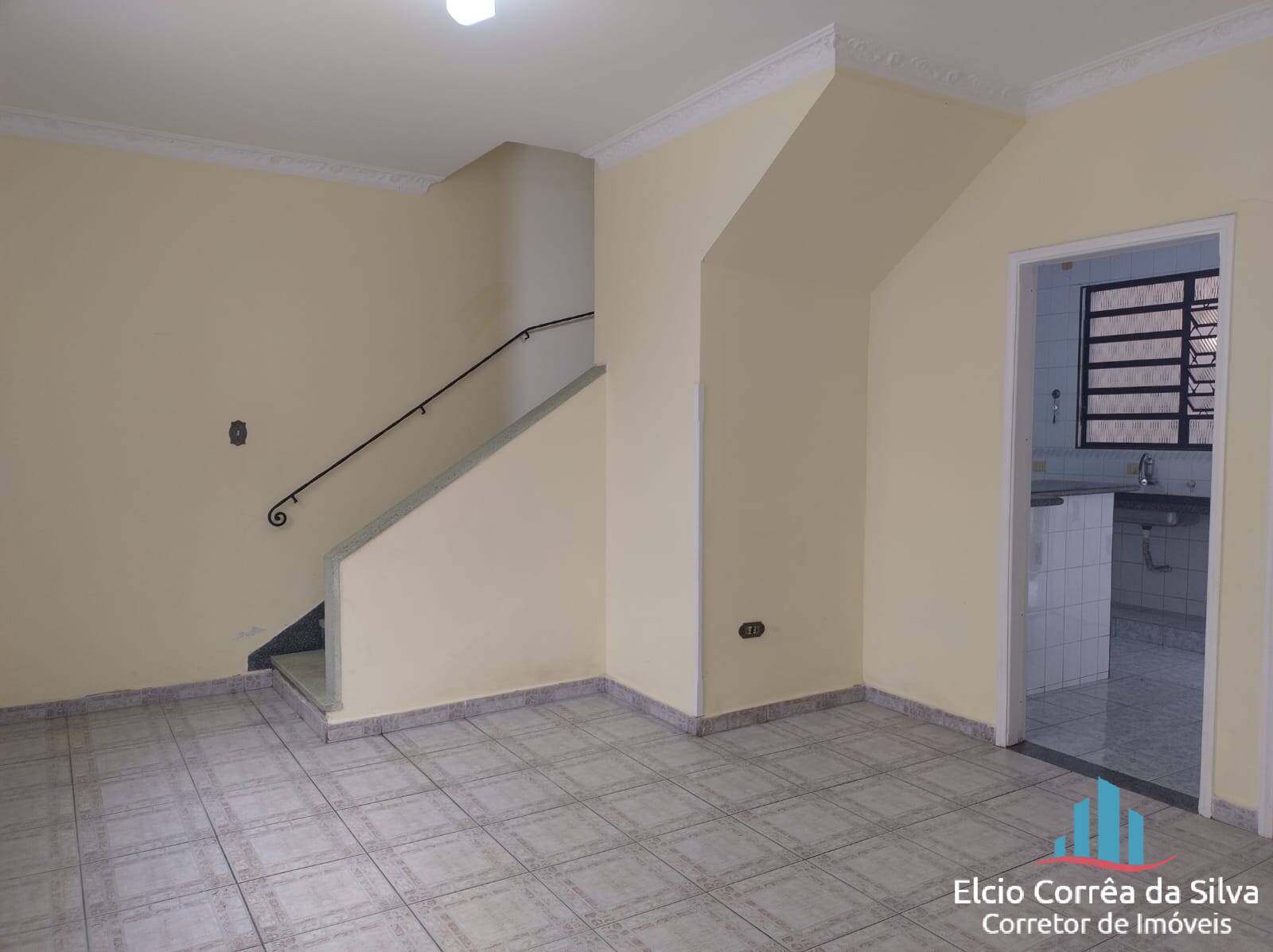 Casa à venda com 2 quartos, 80m² - Foto 1