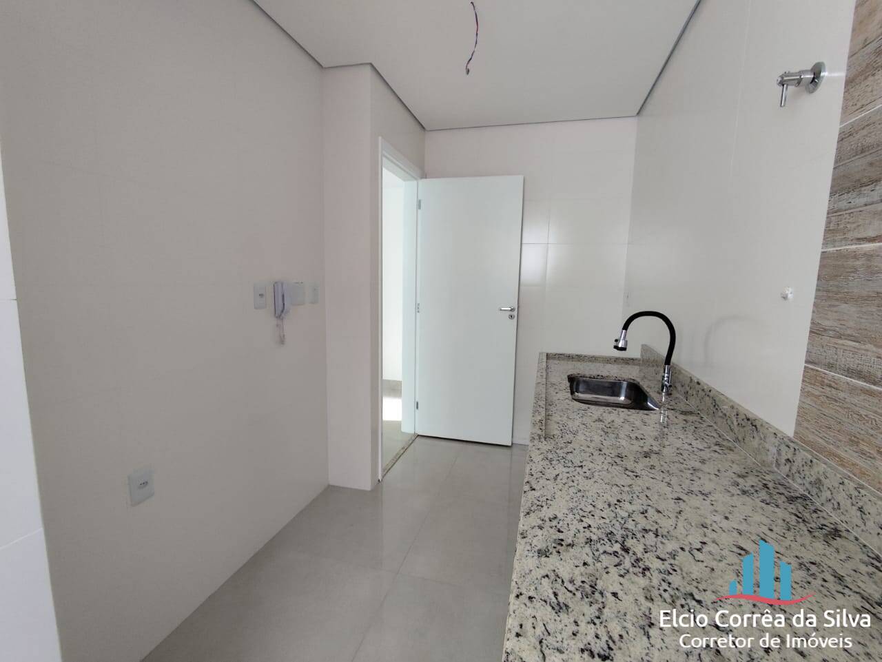 Casa à venda com 2 quartos, 100m² - Foto 4