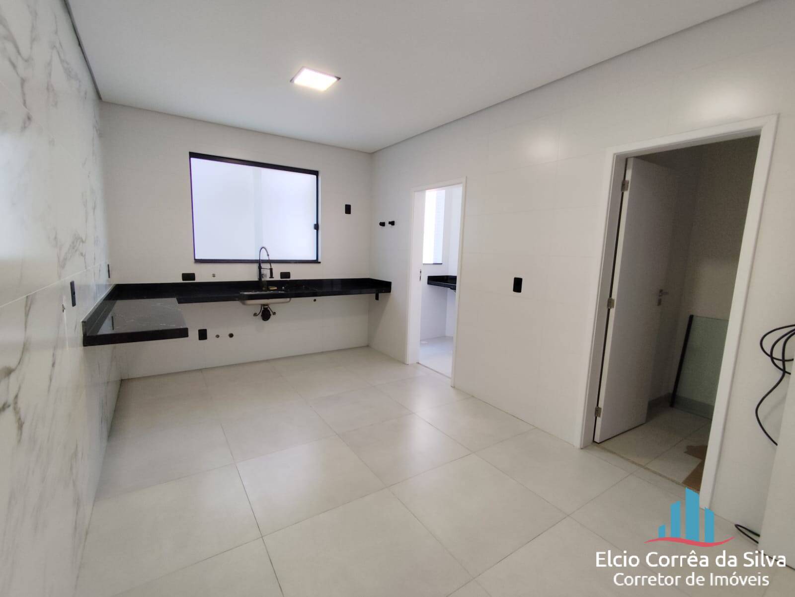 Casa à venda com 4 quartos, 290m² - Foto 31