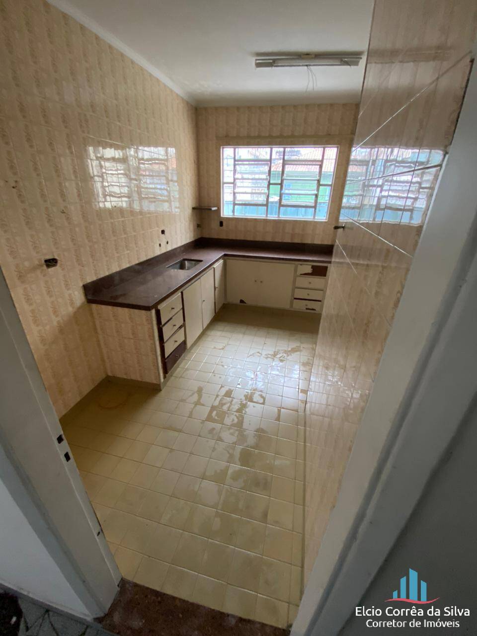 Casa para alugar com 3 quartos, 210m² - Foto 4