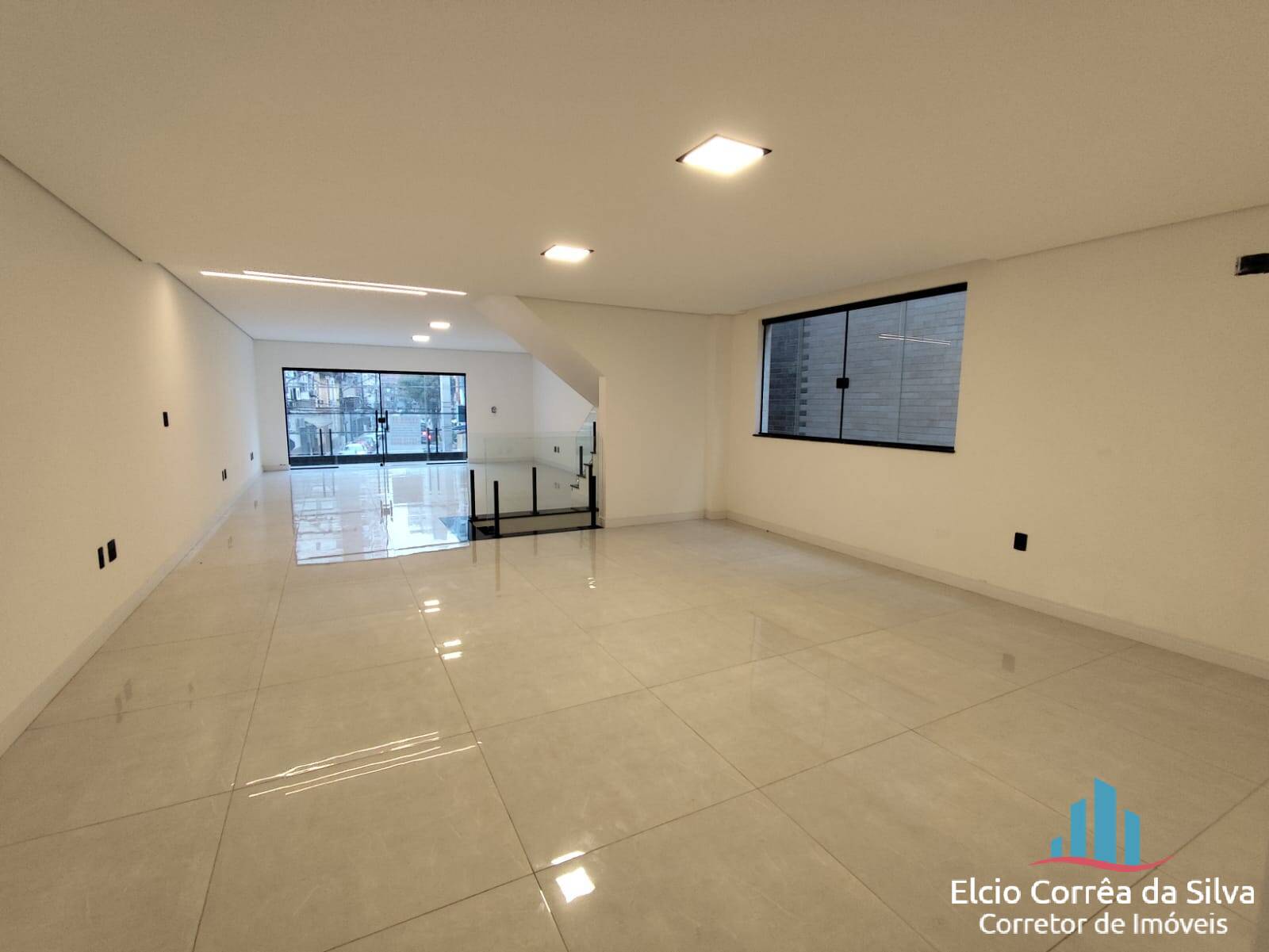 Casa à venda com 3 quartos, 280m² - Foto 4