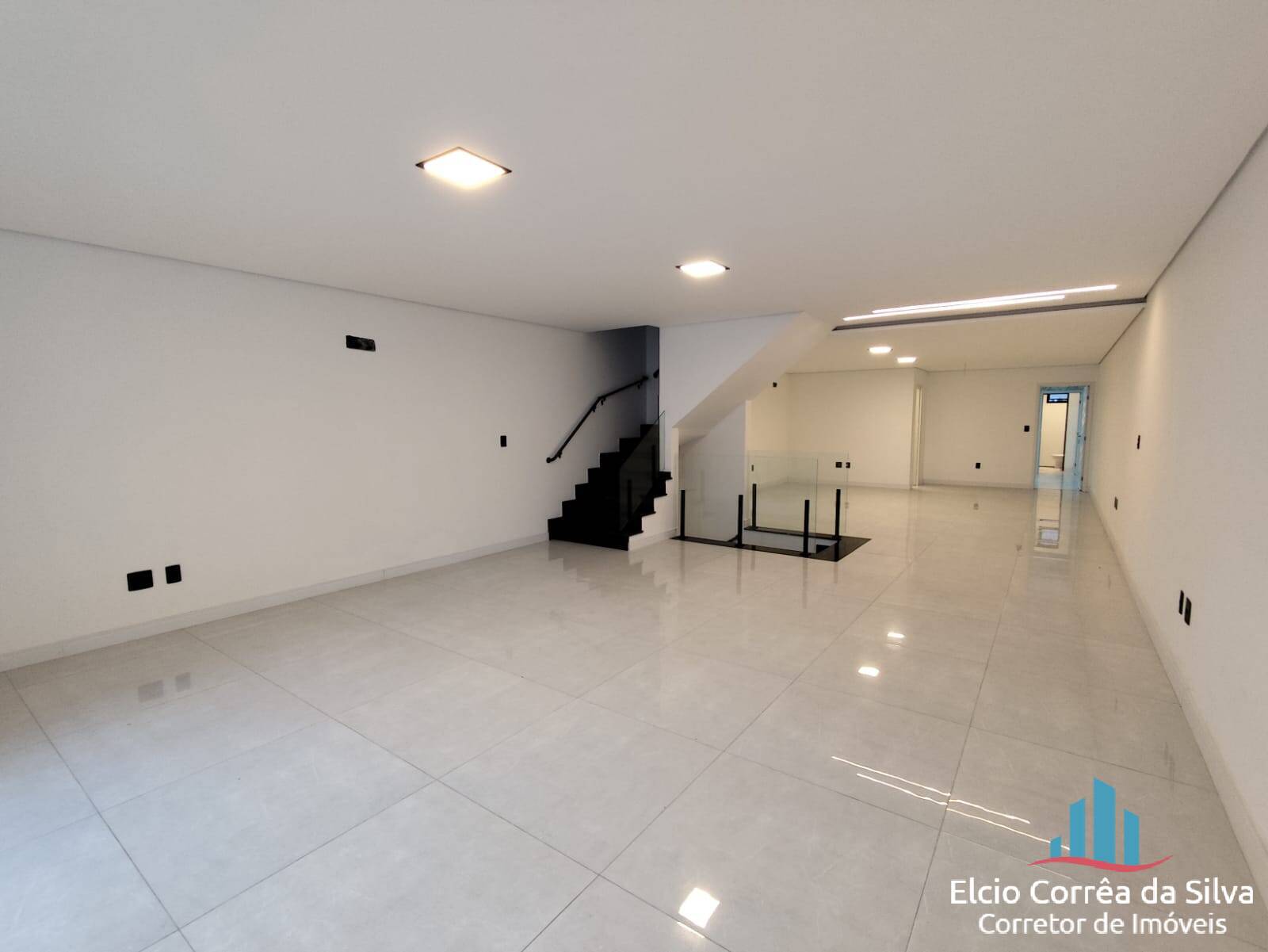 Casa à venda com 3 quartos, 280m² - Foto 3