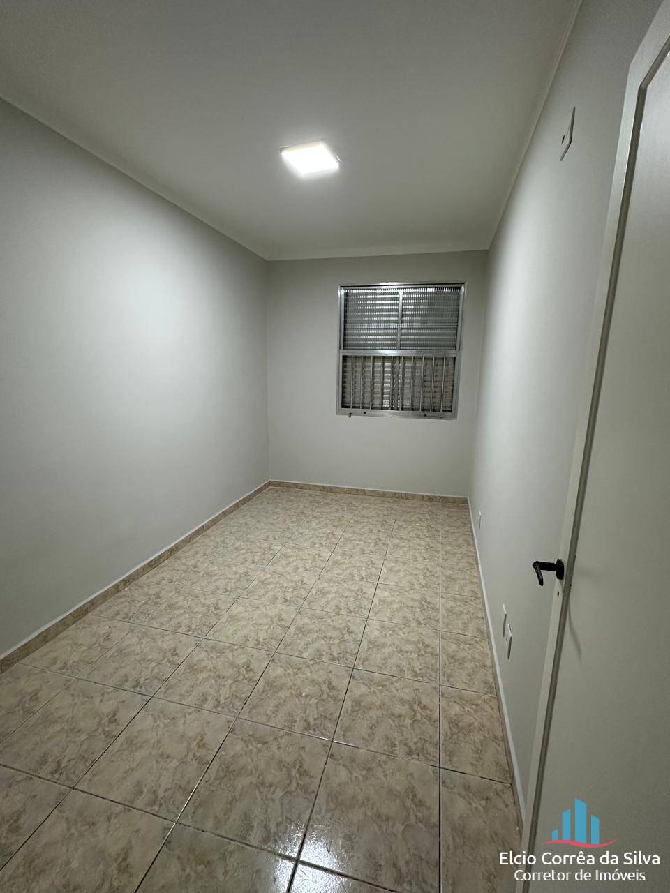 Apartamento à venda com 2 quartos, 71m² - Foto 2